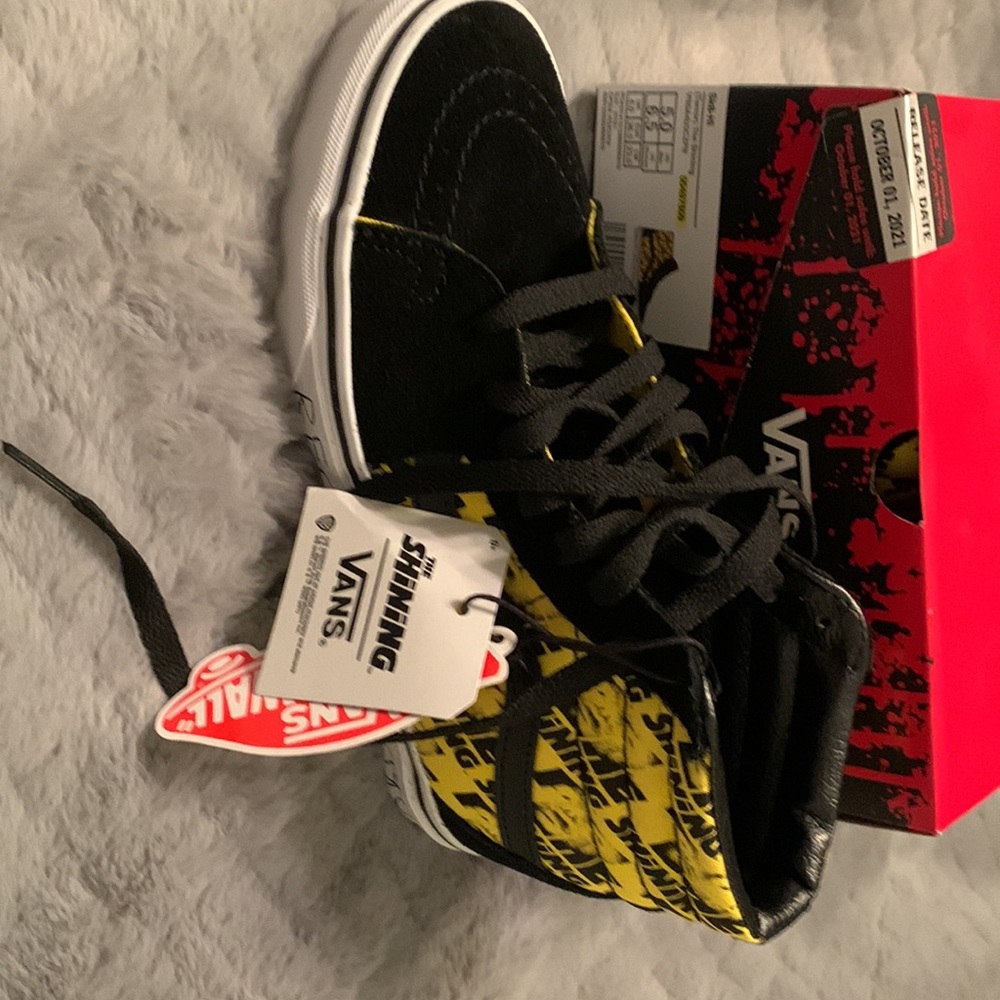 Brand new Sk8-hi house of horrors